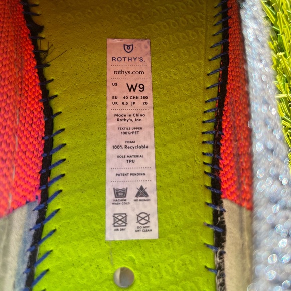 Rothys Metallic Lattice Sneaker - Picture 5 of 7